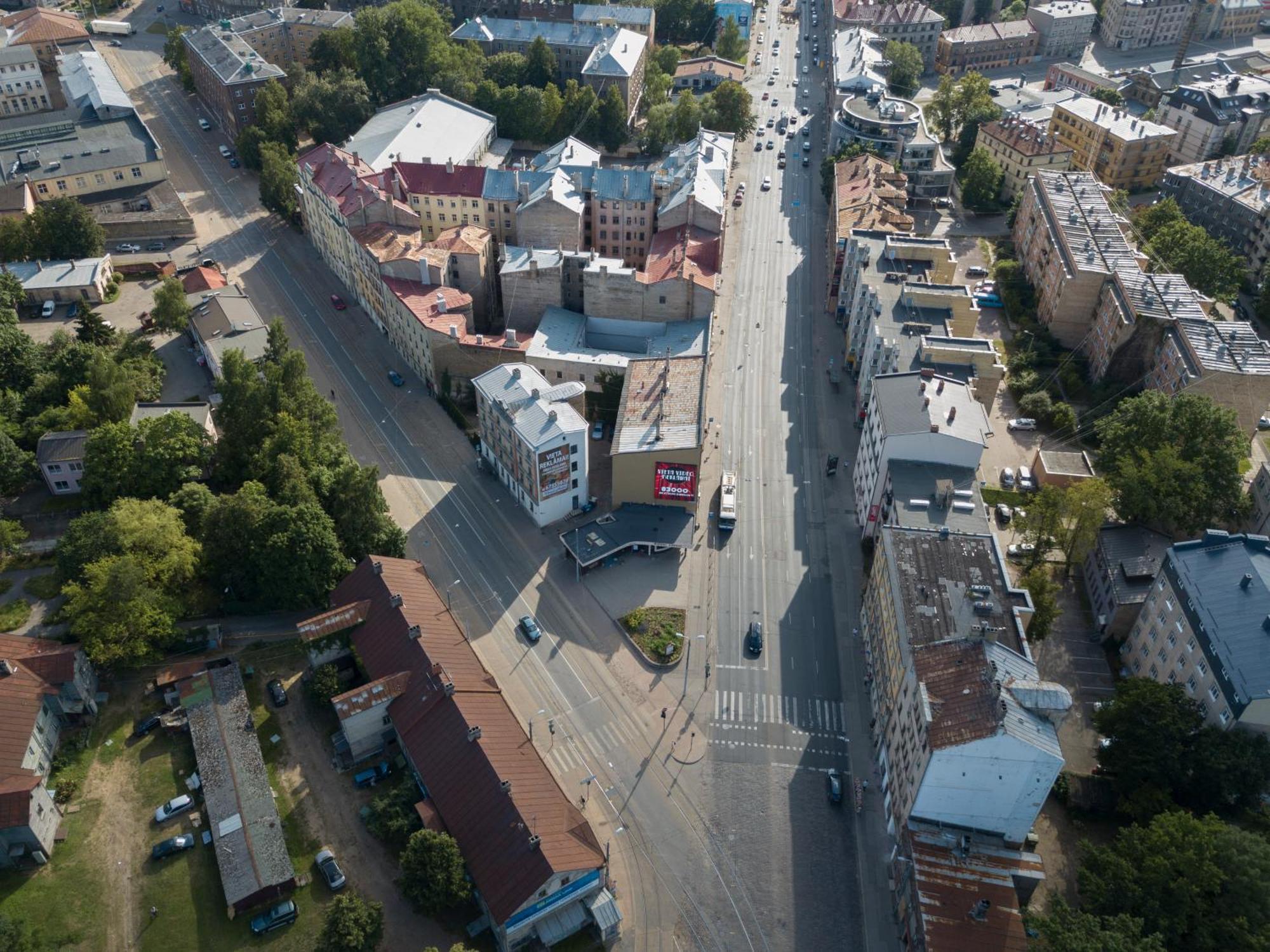 Aparthotel Рига Екстериор снимка Aerial view of the street