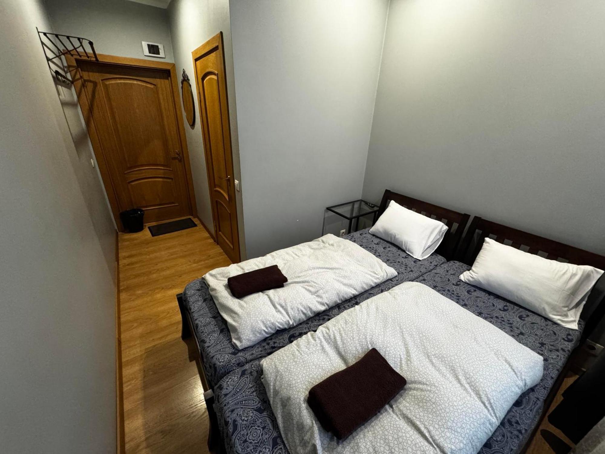 Aparthotel Рига Екстериор снимка A room at a capsule hotel in Tokyo, Japan